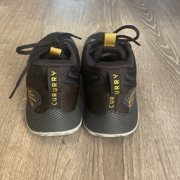 New Curry HOVR Splash - Picture 3 of 7